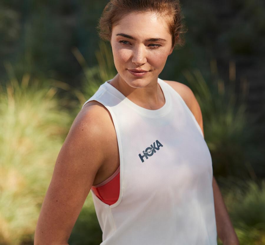 Hoka One One Top Kadın Beyaz - Performance Utility Tank - AD3069247